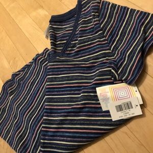 BNWT Medium LuLaRoe Christy Tee